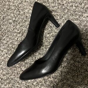 Clarks heels , size 6,5